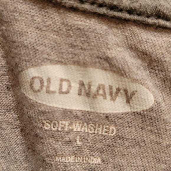 Old Navy tshirt - Picture 4 of 4